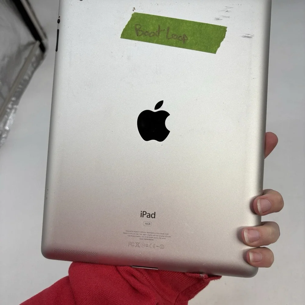 Apple iPad 2 A1395 16 GB, Wi-Fi, 9.7 Broken Boot Loop Parts Or Repair Bundle